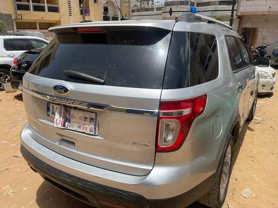 Ford Explorer image 3