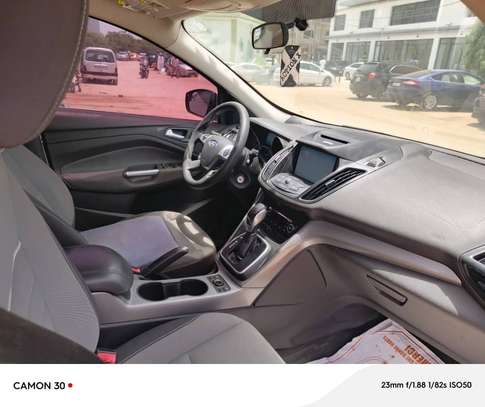 Ford Escape image 9