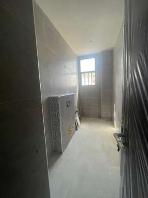 Immeuble R+6 à louer aux Almadies image 9