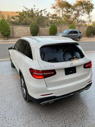 Maercedes GLC 300 image 5