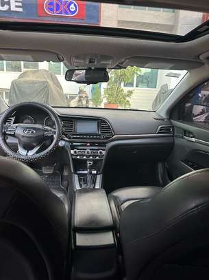 Hyundai elantra image 7