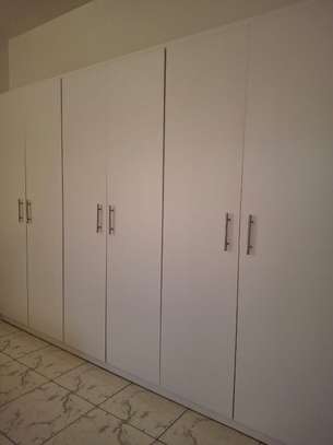 Armoire 6 battants blanche image 1