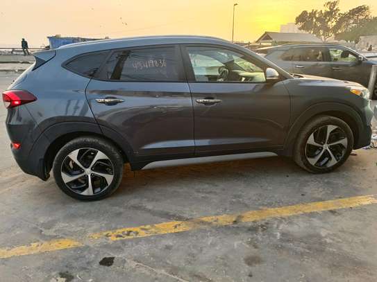 Hyundai Tucson Full Options image 6