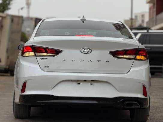 Hyundai Sonata Venant image 4