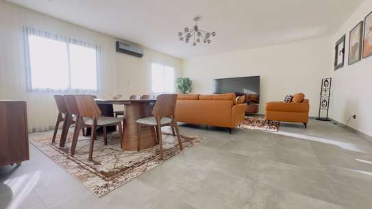 Appartement meublé neuf au Point E au 4e étage image 4