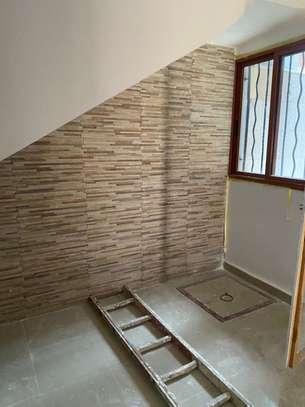 Villa R+2 à vendre Tf aux Maristes image 7