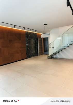 Corniche almadies appt duplex 2chb avec jardin image 1