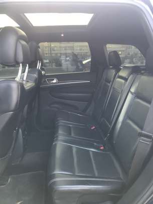 Jeep Grand Cherokee image 7