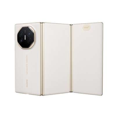 Huawei Mate XTs image 3