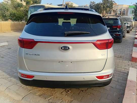 Kia Sportage EX image 4