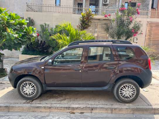 RENAULT DUSTER image 2