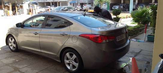 Elantra disponible image 5