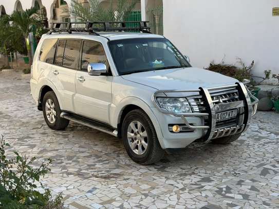 Mitsubishi DiD pajero image 2