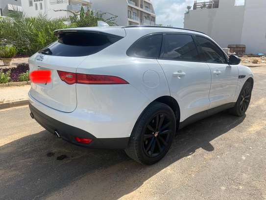 Jaguar F-pace 2017 image 3
