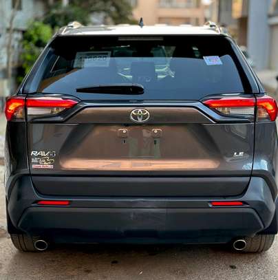 Toyota rav4 4 2019 image 2