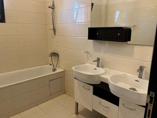 Duplex à louer à ngor almadies image 4