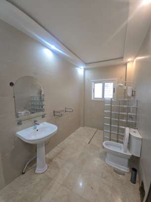 APPARTEMENT F5 À NGOR-ALMADIES image 5