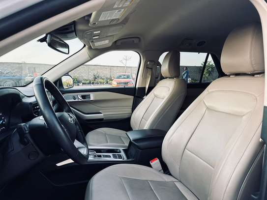 Ford Explorer Limited 2021 image 9