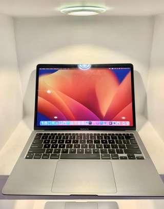 MacBook Air 2020 corei7 image 4
