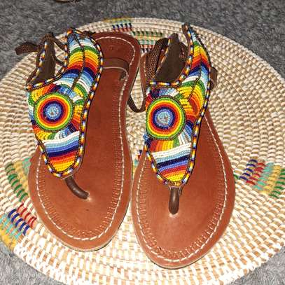 Nu pieds et sandales Massaï image 6