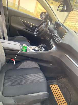 Peugeot 3008 2019 image 4