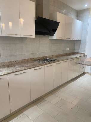 BEL APPARTEMENT F6 A LOUER A FANN RESIDENCE image 10