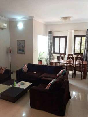 Mermoz deux chambres salon à louer image 2