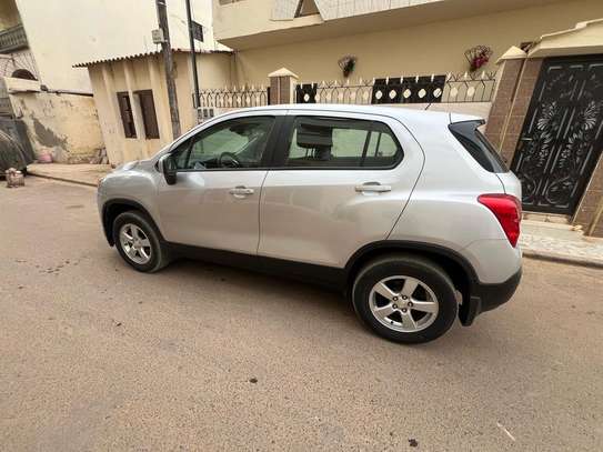 Chevrolet trax image 2