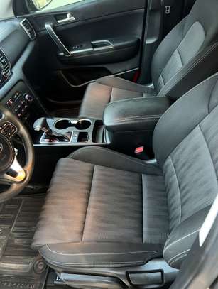 KIA SPORTAGE image 7