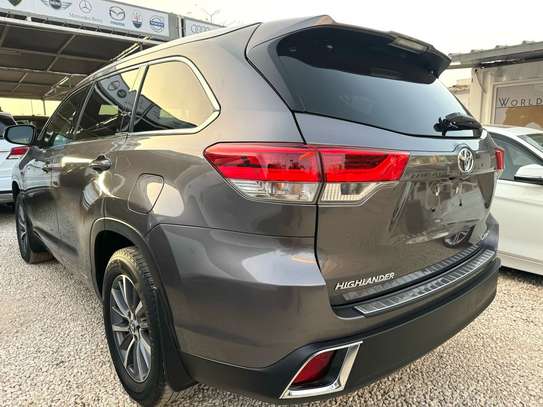 Toyota highlander image 2