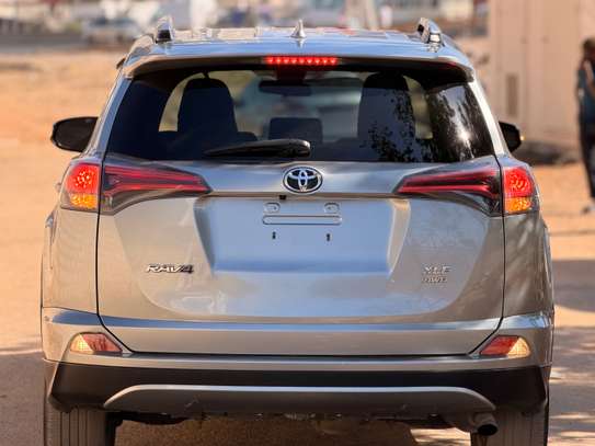 TOYOTA RAV4 XLE AWD 2018 image 5