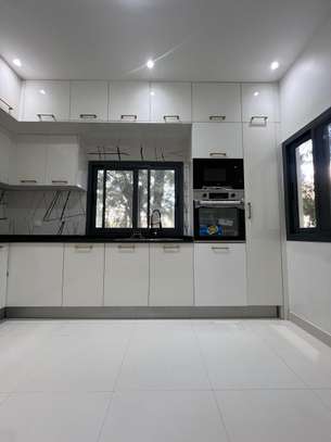 Appartement F4 à louer au Point E image 6