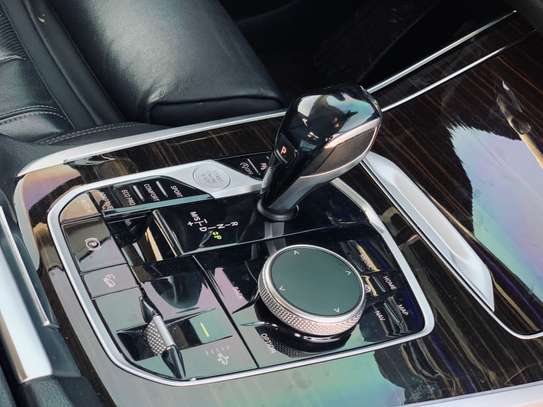 BMW X7 2020 image 14