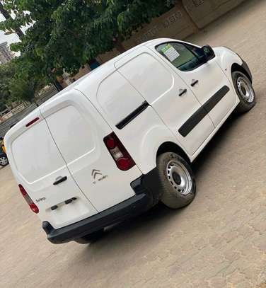 Citroen berlingo 2 places image 6