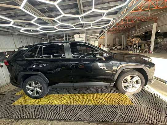 2020 TOYOTA RAV4 image 4