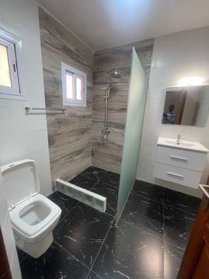 Appartement avec terrasse privé à Louer à Dakar Mermoz image 5