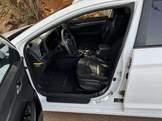 Hyundai Elantra 2017 image 6