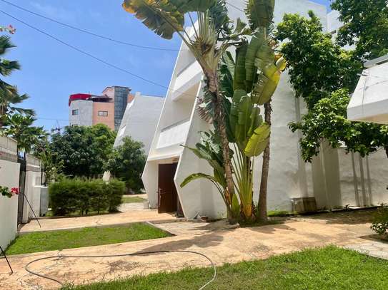 3 VILLAS DE GRAND STANDING R+2 A LOUER image 7