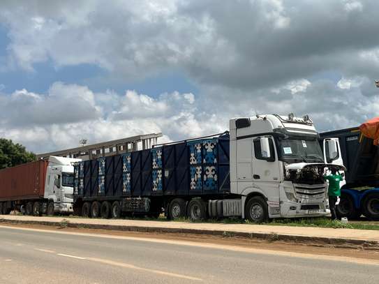 Camion Mercedes Actros + Remorque image 5