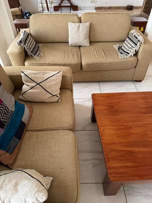 Salon 6 places + table basse bois massif image 1
