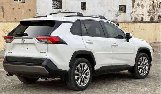 Toyota RAV4 Limited Annee 2019 image 6