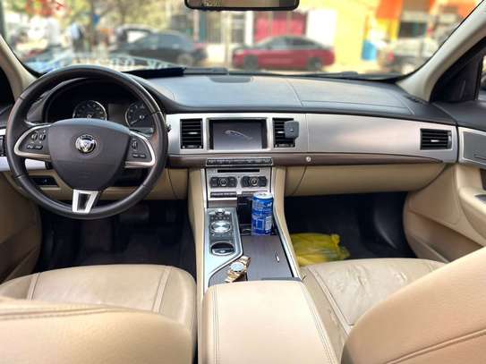 Jaguar Xf 2015 image 7