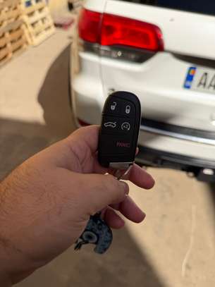 Jeep Grand Cherokee image 5