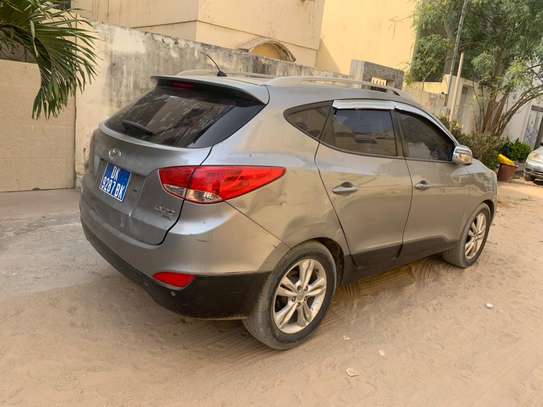 Hyundai Tucson  automatic image 3