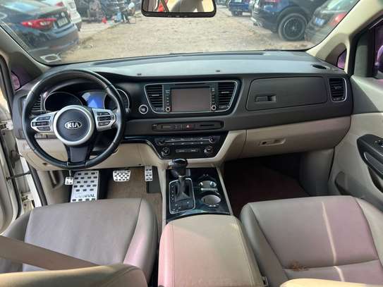 KIA CARNIVAL 2015 9 places image 9