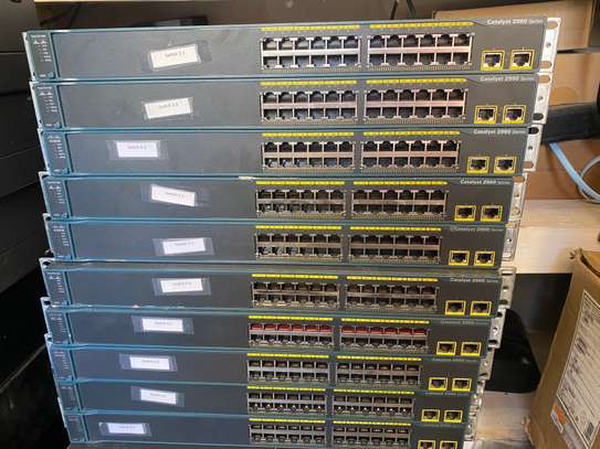 Switch Cisco 2960 series 24Port image 3