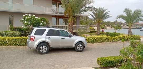 Location ford escape image 2