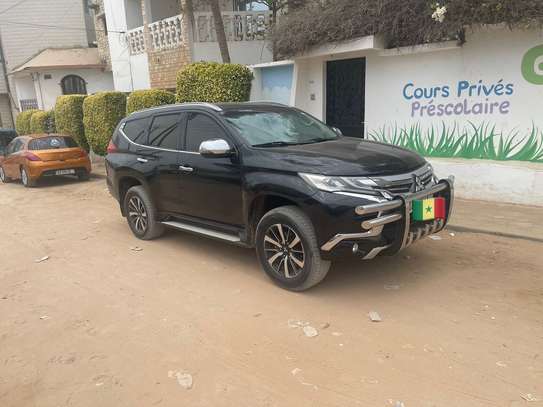 mitsubishi pajero sport image 2