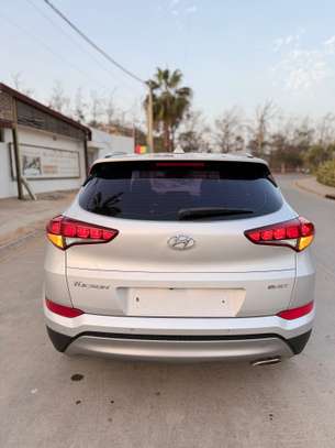 Hyundai tucson image 10