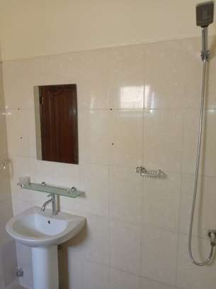 Appartement F4 à louer à la cité Djily Mbaye image 11